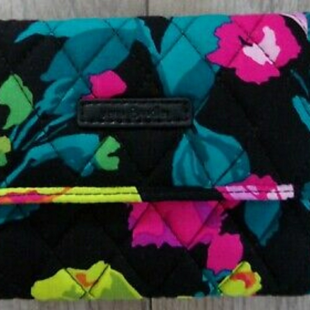 NWT VERA BRADLEY EURO WALLET HILO MEADOW